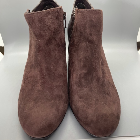 Gianni Bini Brown Leather Ankle Booties Fall 🍂 - Picture 2 of 5